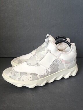 ECCO Sneakers Fluidform Women Size 8-8.5 Camouflage Low Slip On